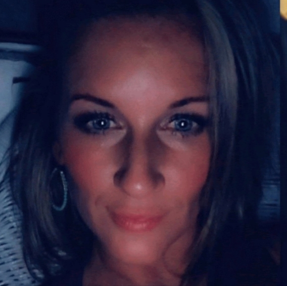 Meet your Posher, Tricia - Picture 3 of 9